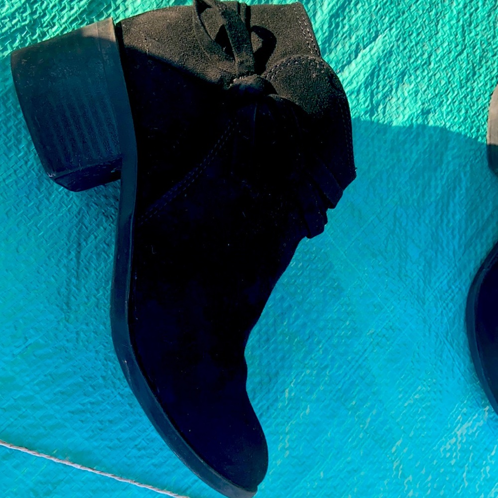 Shoes - Picture 2 of 5